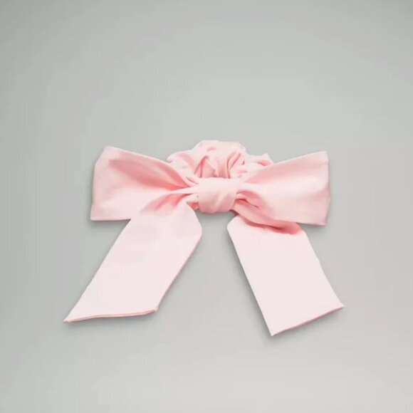 Lululemon Uplifting Scrunchie Big Bow, Strawberry Milkshake No Tags - Picture 1 of 3
